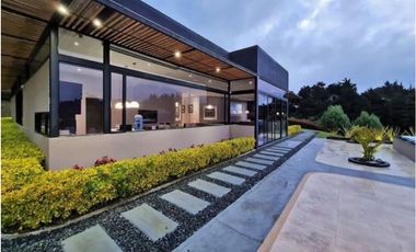 Casa Amoblada en Arriendo en Medellín Alto de Palmas
