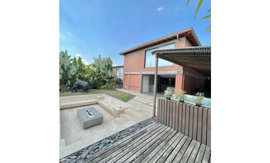 Amoblada ESPECTACULAR Casa lujo Envigado cerca Mall San Lucas