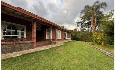 Vendo Acogedora Casa Campestre en unidad cerrada en Copacabana