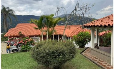 Vendo Acogedora Casa Campestre en unidad cerrada en Copacabana
