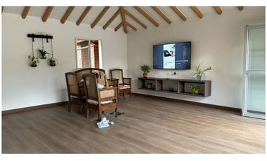 Vendo Acogedora Casa Campestre en unidad cerrada en Copacabana
