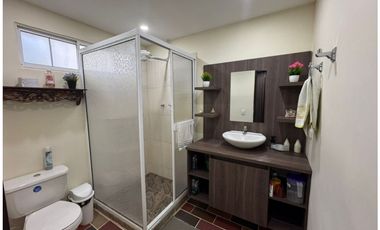 Vendo Acogedora Casa Campestre en unidad cerrada en Copacabana