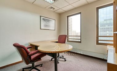 Gran oficina amoblada en insuperable ubicación 58 UF x m2