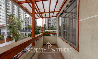 Amplia casa a la venta