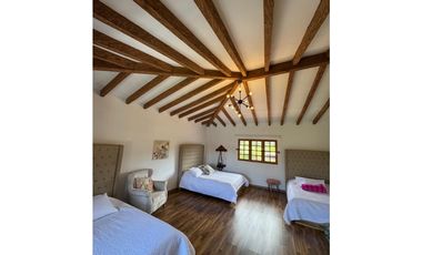SE VENDE FINCA AMOBLADA EN MARINILLA VIA EL PEÑOL CERCA ALTO DEL [S&S]