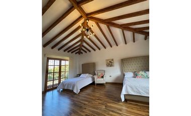 SE VENDE FINCA AMOBLADA EN MARINILLA VIA EL PEÑOL CERCA ALTO DEL [S&S]