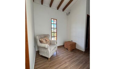 SE VENDE FINCA AMOBLADA EN MARINILLA VIA EL PEÑOL CERCA ALTO DEL [S&S]