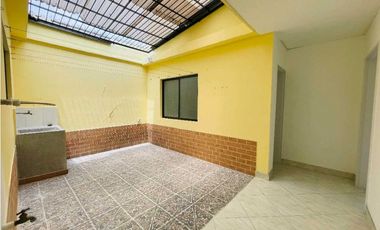 ARRIENDO CASA GRANDE vivienda o comercio  2do PISO. ENVIGADO