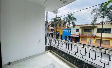 ARRIENDO CASA GRANDE vivienda o comercio  2do PISO. ENVIGADO