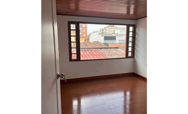VENDO CASA USO COMERCIAL - BOGOTA ZONA NORTE