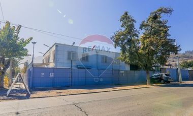Bodega con oficinas en Recoleta: Oportunidad Única