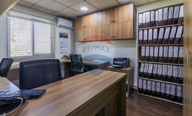 Bodega con oficinas en Recoleta: Oportunidad Única