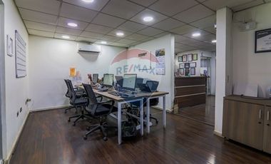 Bodega con oficinas en Recoleta: Oportunidad Única
