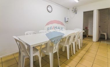 Bodega con oficinas en Recoleta: Oportunidad Única
