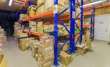 Bodega con oficinas en Recoleta: Oportunidad Única