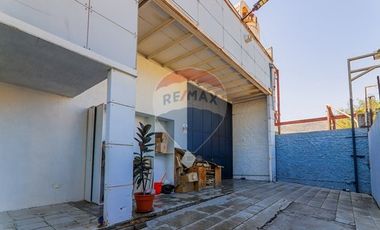 Bodega con oficinas en Recoleta: Oportunidad Única