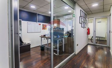 Bodega con oficinas en Recoleta: Oportunidad Única