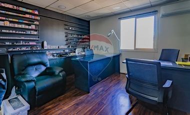 Bodega con oficinas en Recoleta: Oportunidad Única