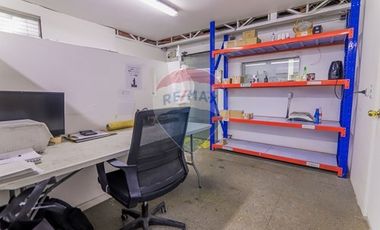Bodega con oficinas en Recoleta: Oportunidad Única