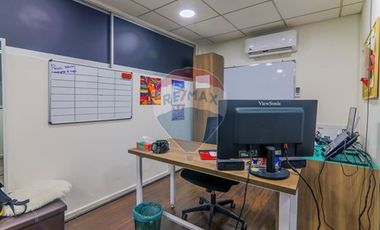 Bodega con oficinas en Recoleta: Oportunidad Única
