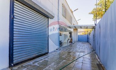 Bodega con oficinas en Recoleta: Oportunidad Única