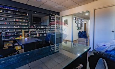 Bodega con oficinas en Recoleta: Oportunidad Única