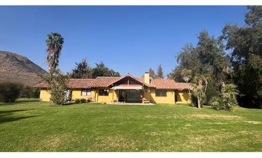 ARRIENDO HERMOSA CASA CHICUREO, CON PISCINA