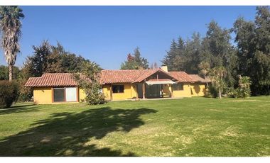 ARRIENDO HERMOSA CASA CHICUREO, CON PISCINA