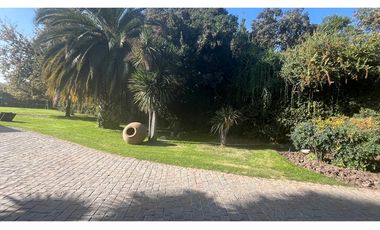 ARRIENDO HERMOSA CASA CHICUREO, CON PISCINA