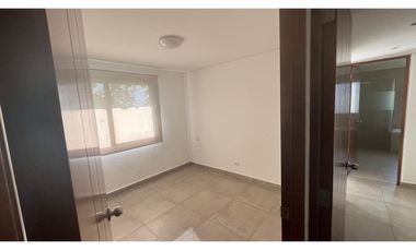 ARRIENDO HERMOSA CASA CHICUREO, CON PISCINA