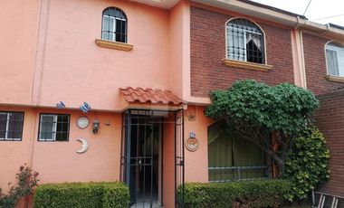 Casa en Venta en Arboleda 2 en Santa María Totoltepec. Toluca Estado de México