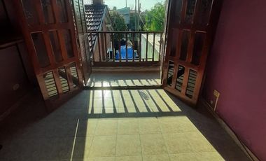 CASA PARA DOS FAMILIAS