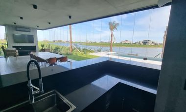 Casa en los Puentes Nordelta.