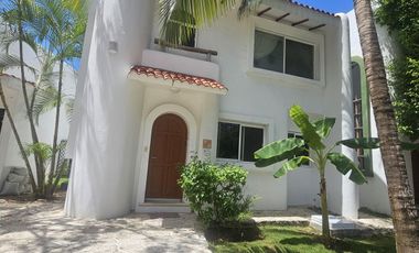 VILLA CON PANELES SOLARES, PLAYACAR, PLAYA DEL CARMEN,QUINTANA ROO.