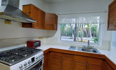VILLA CON PANELES SOLARES, PLAYACAR, PLAYA DEL CARMEN,QUINTANA ROO.