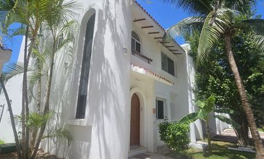 VILLA CON PANELES SOLARES, PLAYACAR, PLAYA DEL CARMEN,QUINTANA ROO.