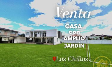 Casa Moderna en el Valle de los Chillos, Terreno de 1550 m² con BBQ Jacuzzi, Zona de Juegos Privada