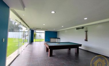 Casa Moderna en el Valle de los Chillos, Terreno de 1550 m² con BBQ Jacuzzi, Zona de Juegos Privada