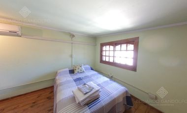 Excelente casa de corte antiguo reciclada a nuevo!!