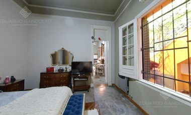 Excelente casa de corte antiguo reciclada a nuevo!!
