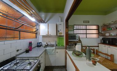 Excelente casa de corte antiguo reciclada a nuevo!!