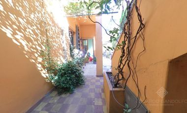 Excelente casa de corte antiguo reciclada a nuevo!!