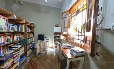 Excelente casa de corte antiguo reciclada a nuevo!!