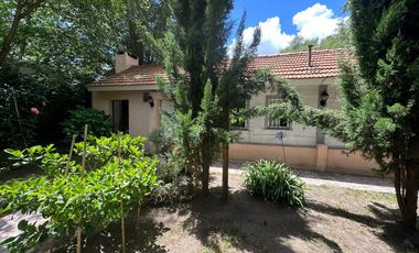 VENDO CHALET 3 AMBIENTES EN SIERRA DE LOS PADRES CON AMPLIO PARQUE
