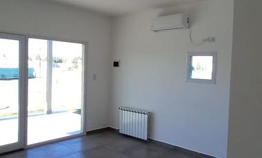 Casa en alquiler en el Barrio Estilo Chacra, Cipolletti,