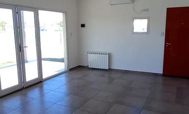 Casa en alquiler en el Barrio Estilo Chacra, Cipolletti,