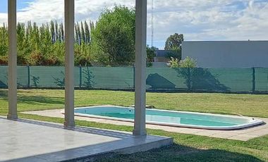 Casa en alquiler en el Barrio Estilo Chacra, Cipolletti,
