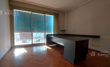 Depto. 11 Amb. al Frente con Terraza Propia