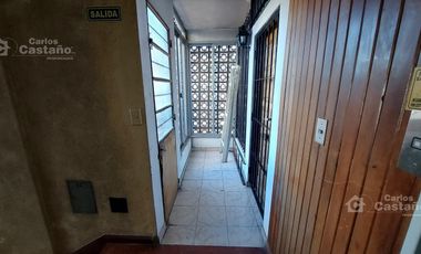 Depto. 11 Amb. al Frente con Terraza Propia