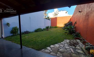 Depto. 11 Amb. al Frente con Terraza Propia